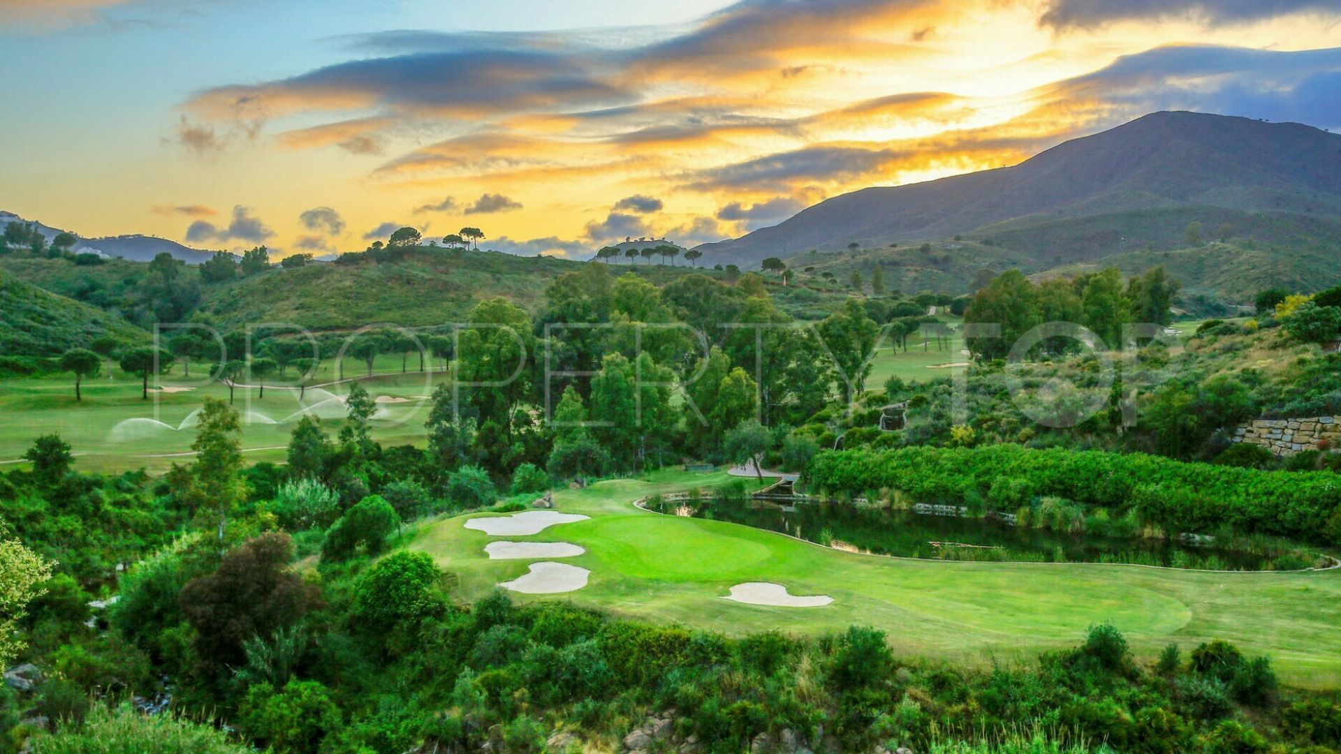 Se vende atico en La Cala Golf Resort de 3 dormitorios