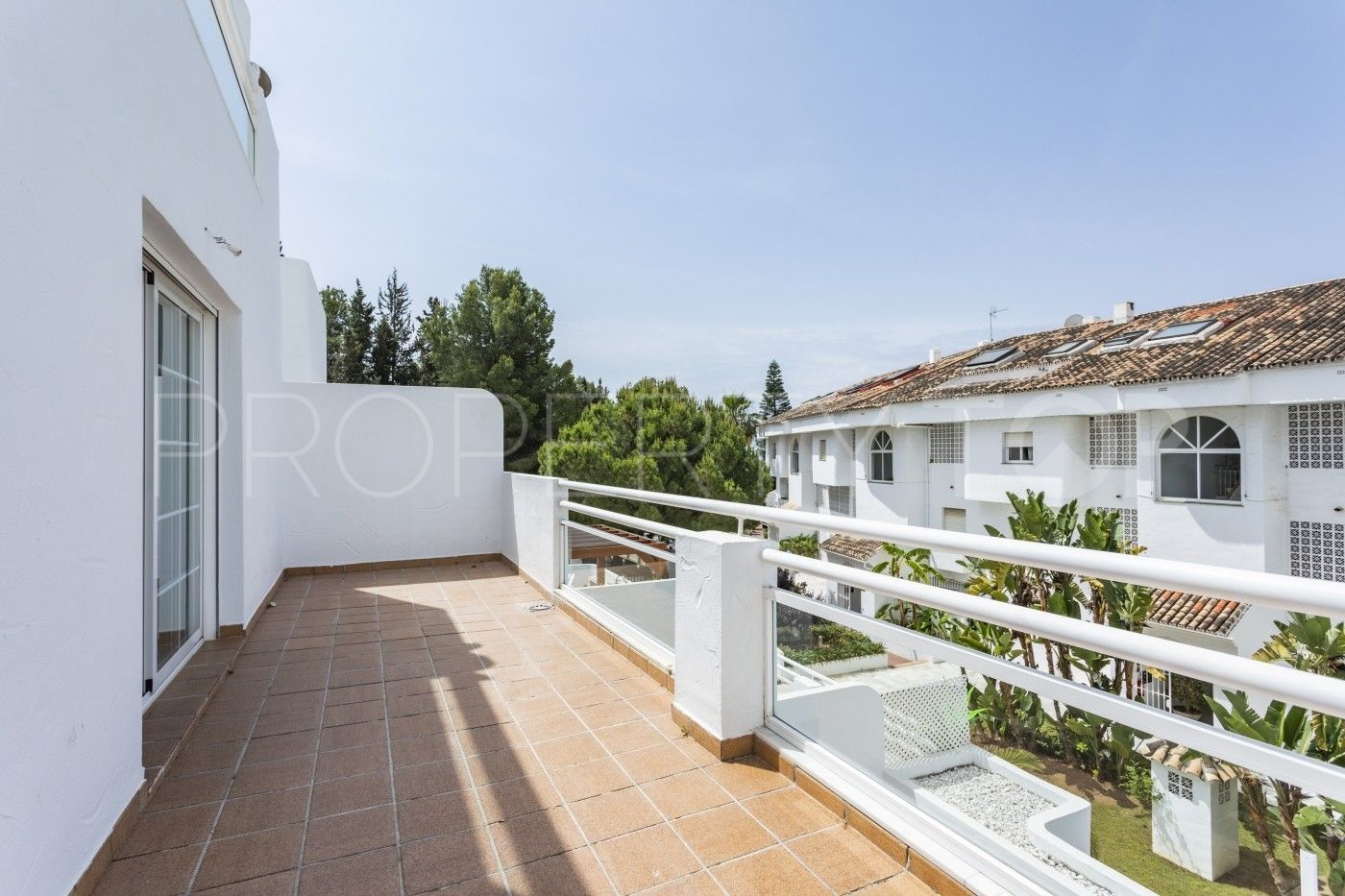 Atico con 2 dormitorios a la venta en Marbella - Puerto Banus