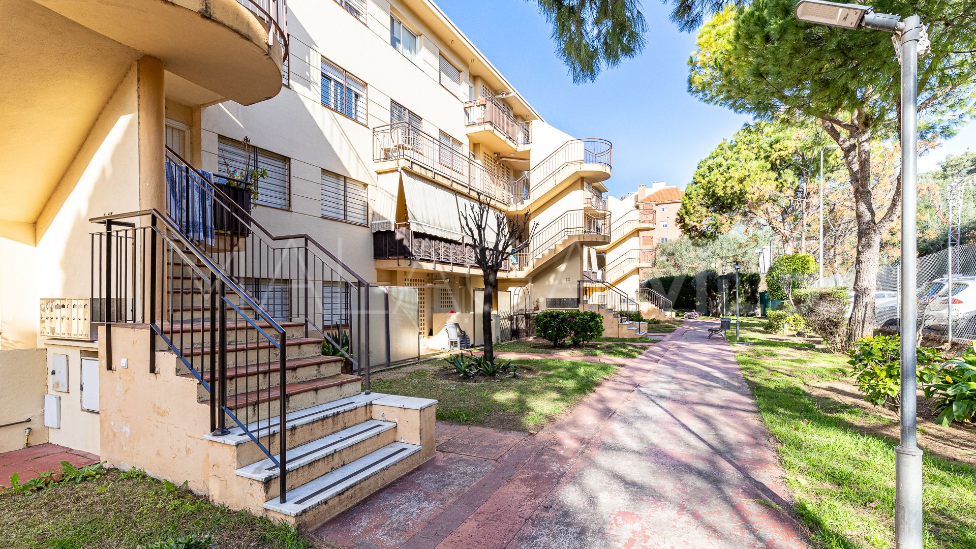 Ground floor apartment for sale in Marbella