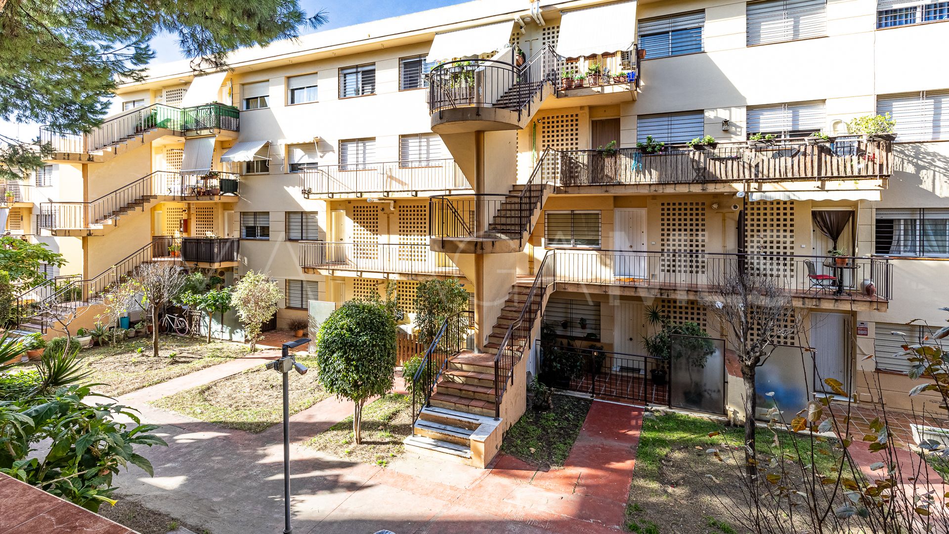 Ground floor apartment for sale in Marbella