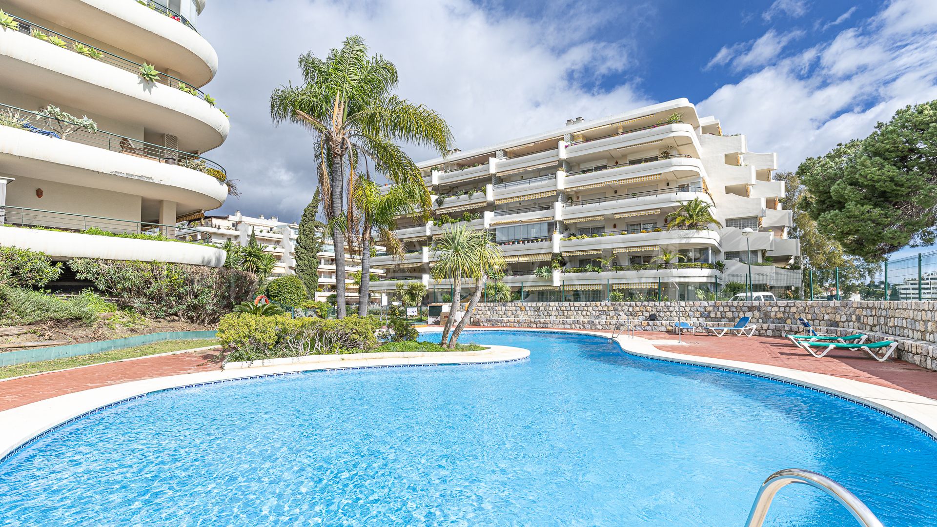 Lägenhet for sale in Guadalmina Alta