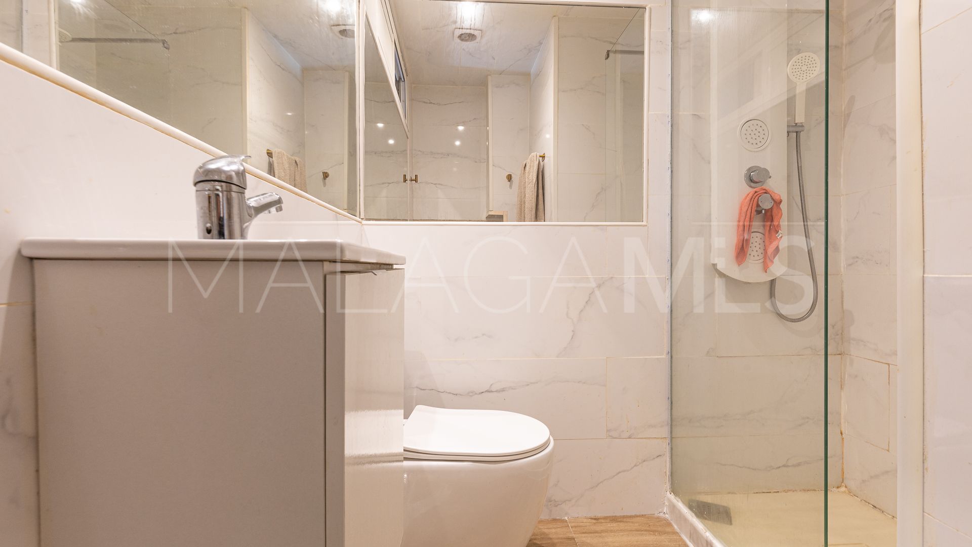 Maison de ville for sale in Estepona Est