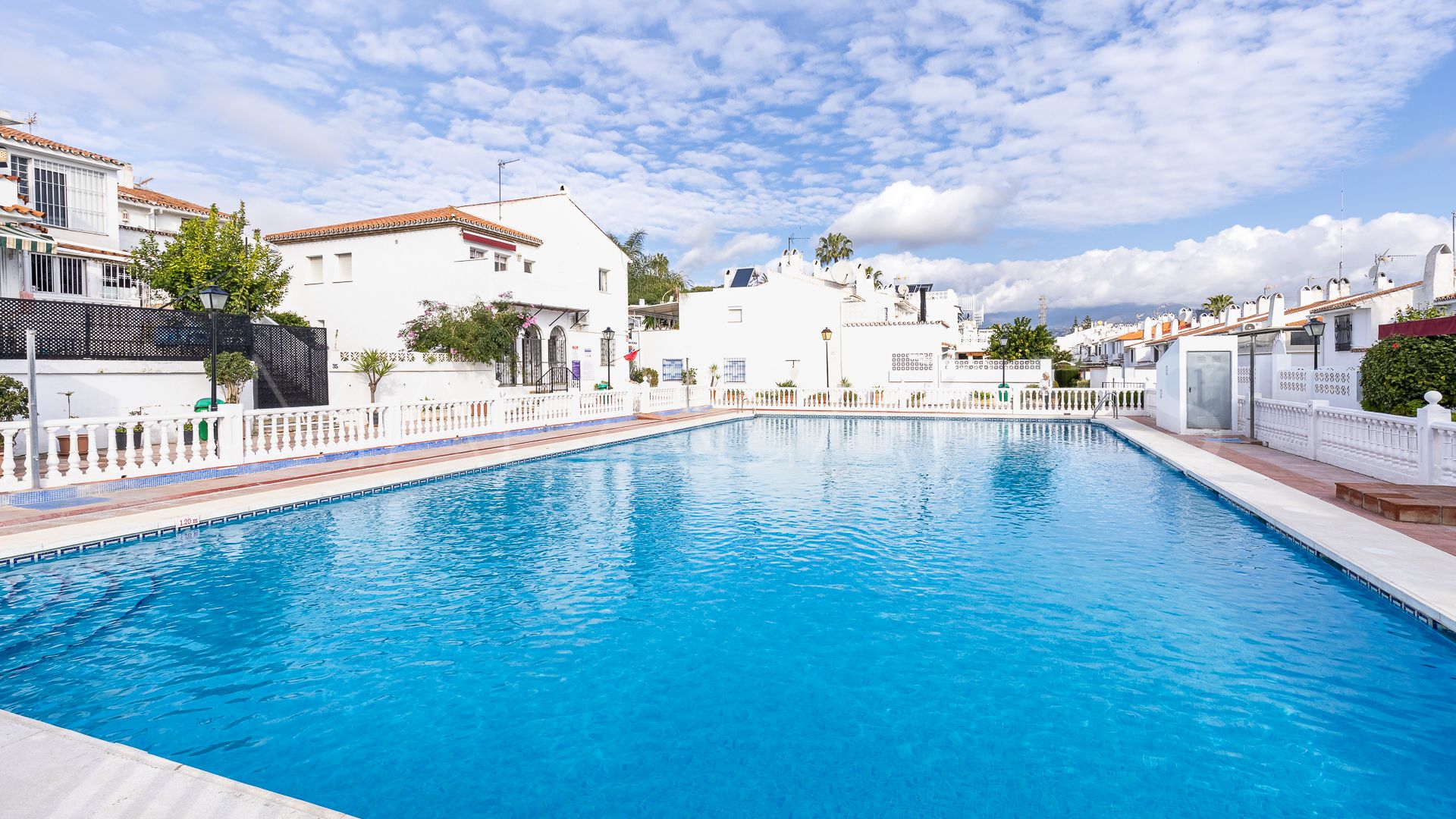 Maison de ville for sale in Estepona Est