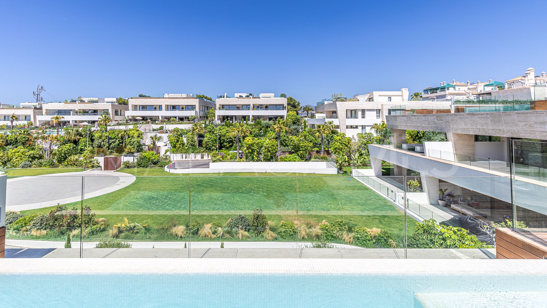 Duplex penthouse for sale in Epic Marbella