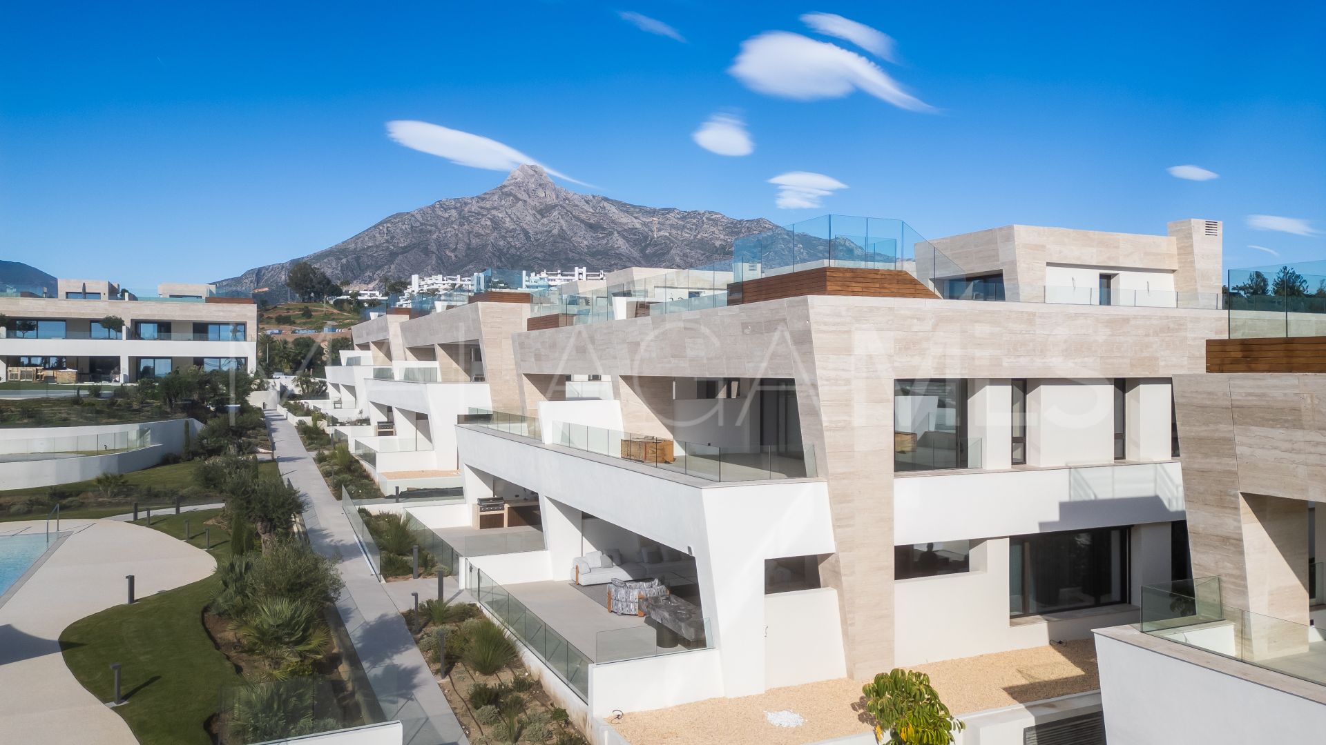 Duplex penthouse for sale in Epic Marbella