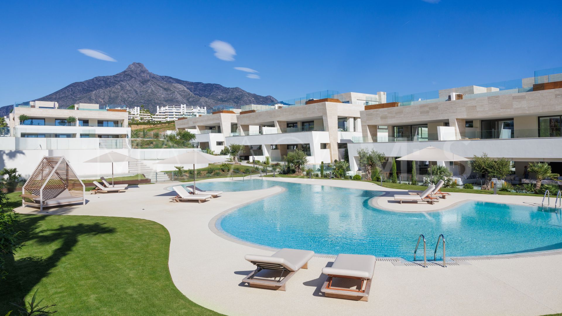 Duplex penthouse for sale in Epic Marbella