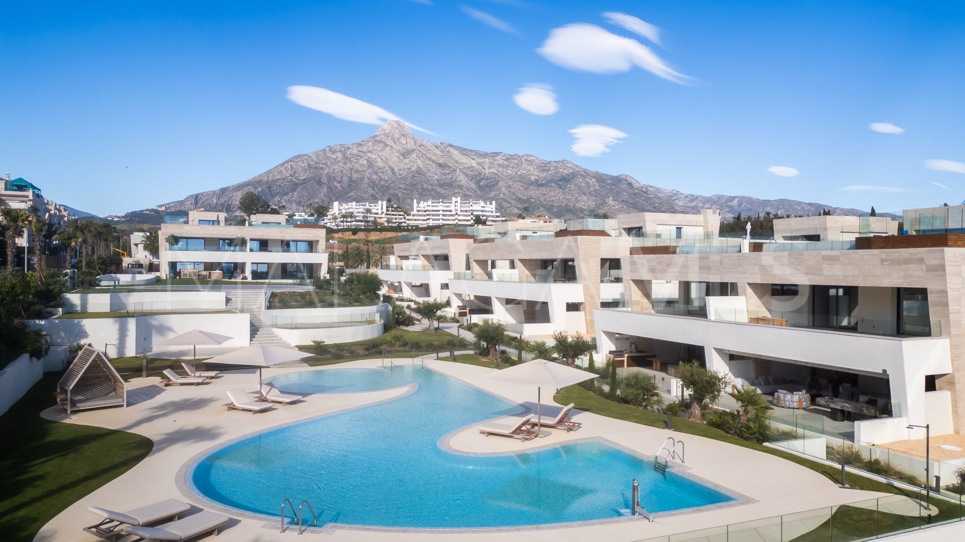 Duplex penthouse for sale in Epic Marbella