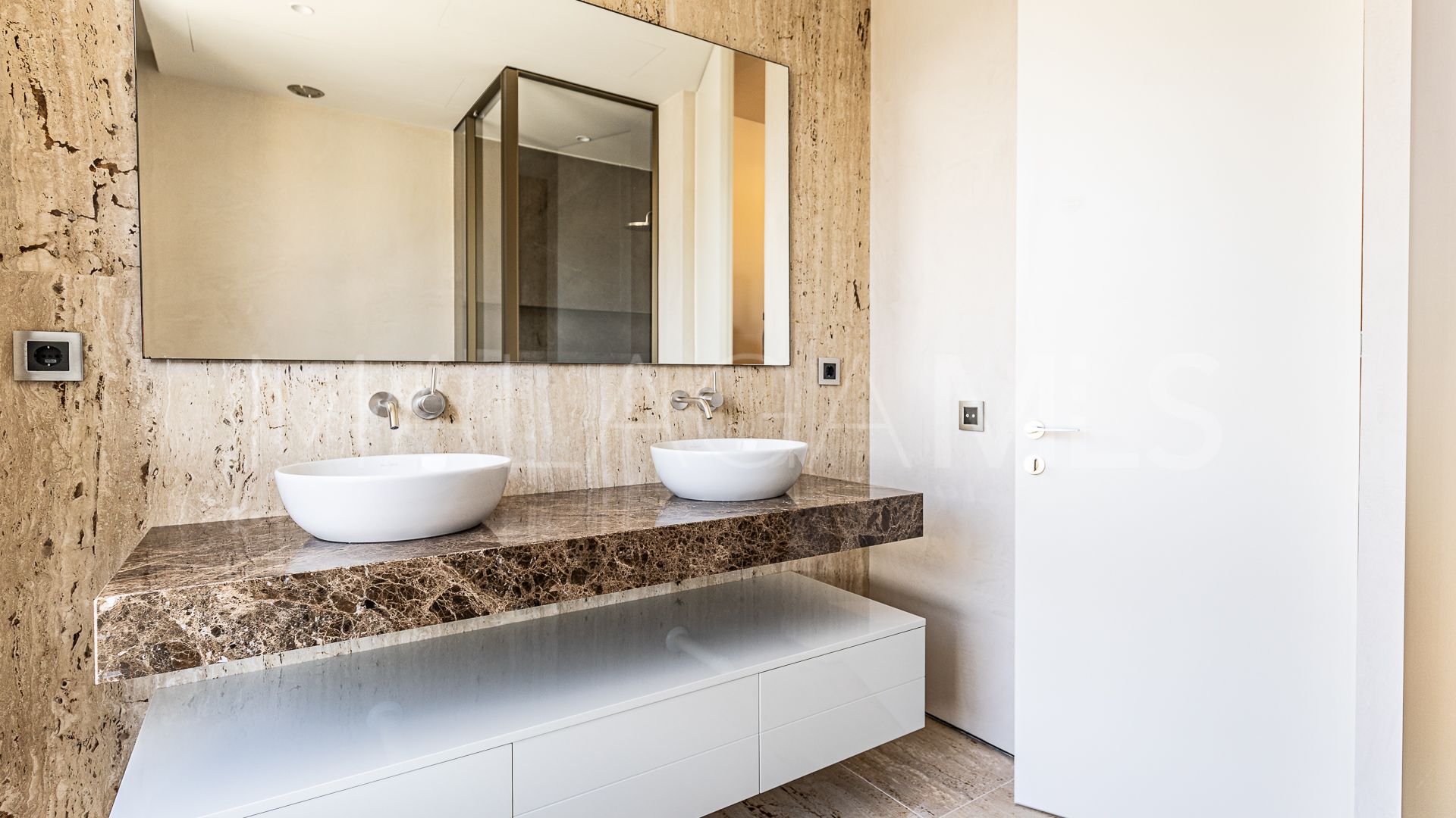 Buy atico duplex in Epic Marbella with 5 bedrooms