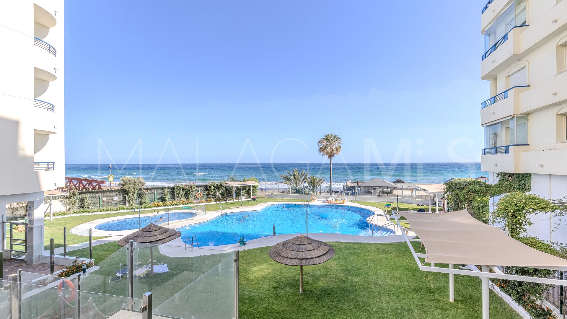 Lägenhet for sale in Playa Bajadilla - Puertos
