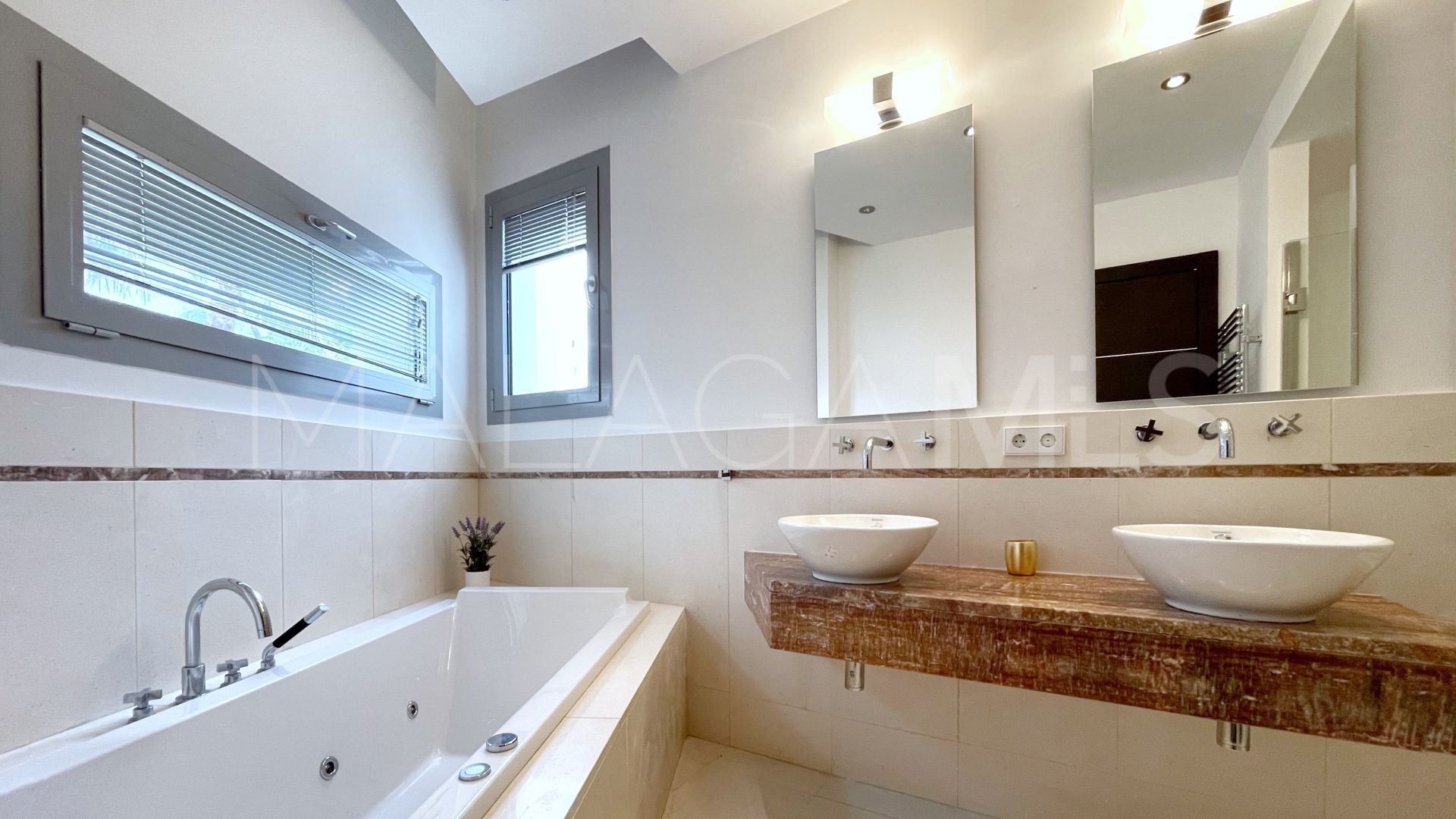Maison jumelée for sale in Meisho Hills