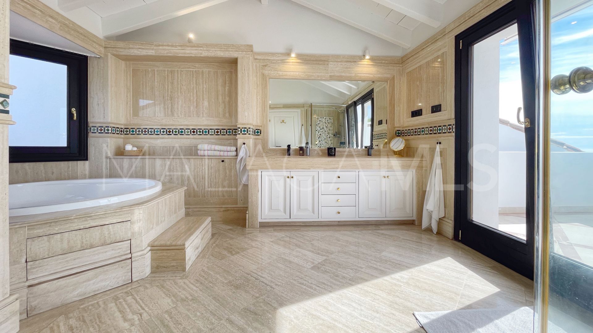 Duplex penthouse for sale in Monte Paraiso Country Club