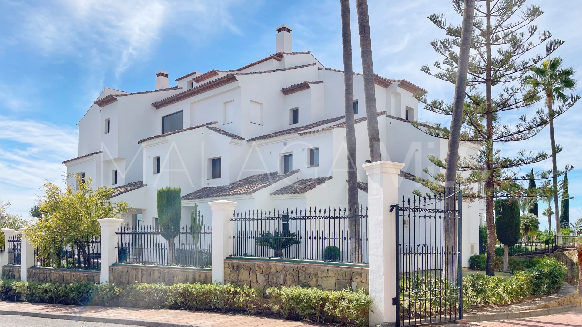 Duplex penthouse for sale in Monte Paraiso Country Club