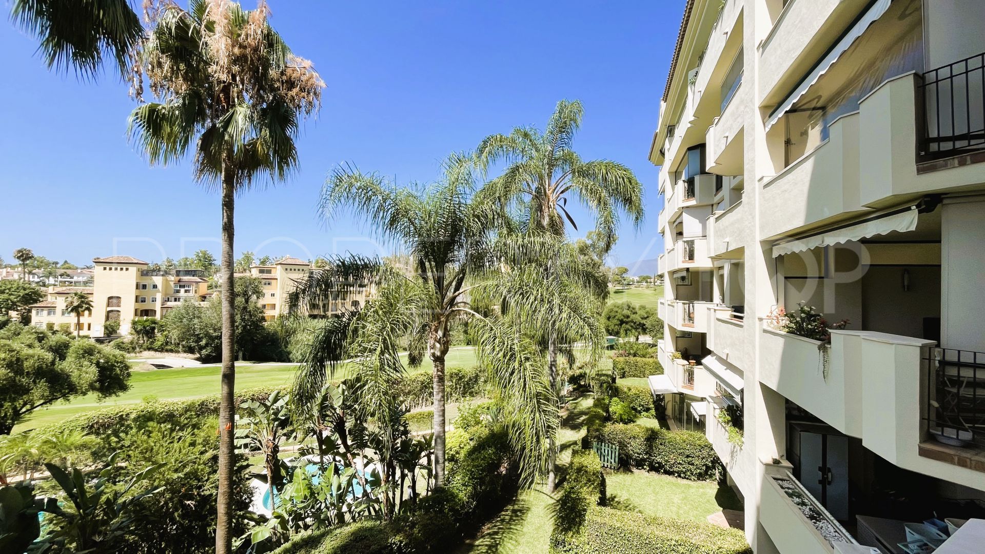 Comprar apartamento con 2 dormitorios en Guadalmina Alta