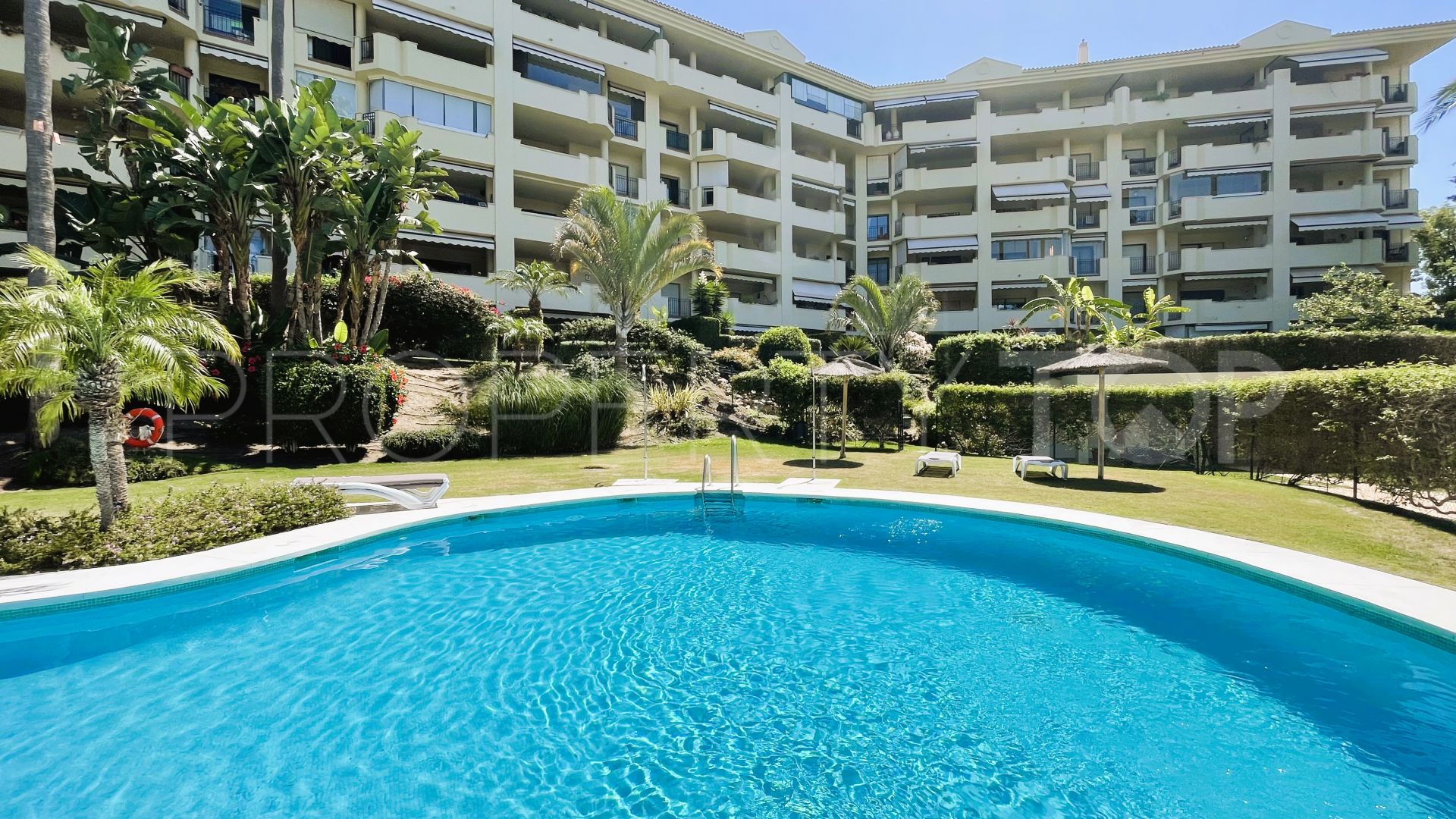 Comprar apartamento con 2 dormitorios en Guadalmina Alta