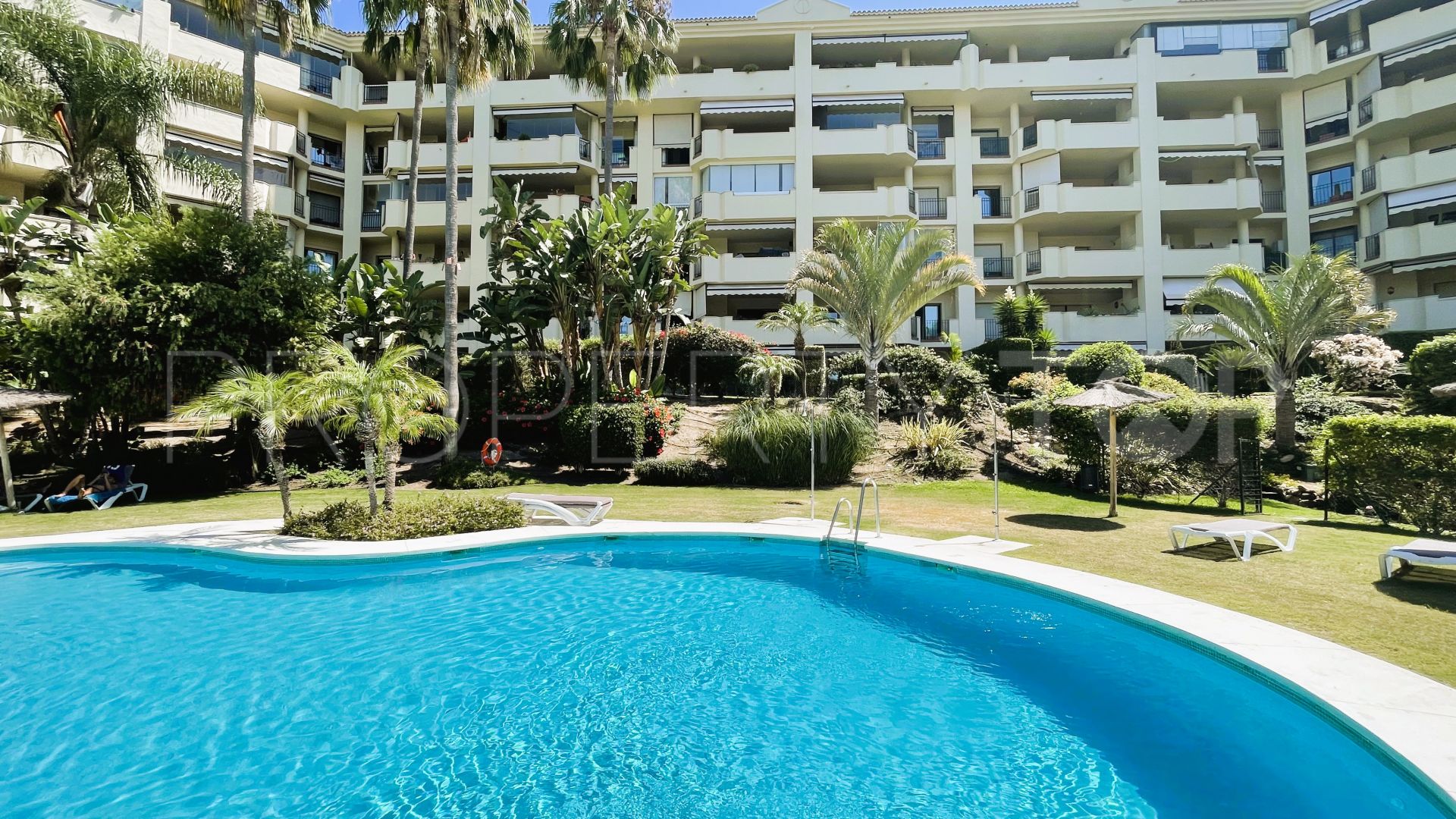 Comprar apartamento con 2 dormitorios en Guadalmina Alta