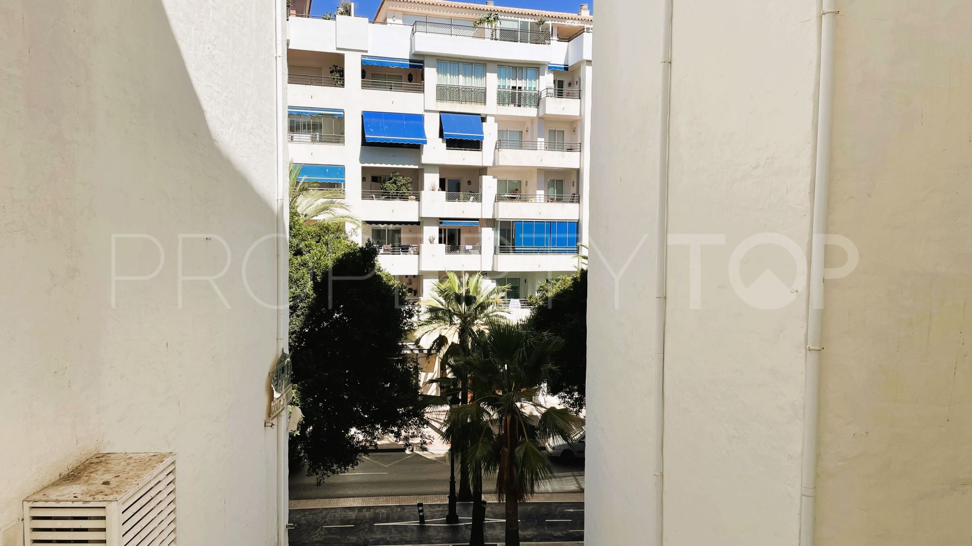 2 bedrooms apartment in Marbella - Puerto Banus for sale