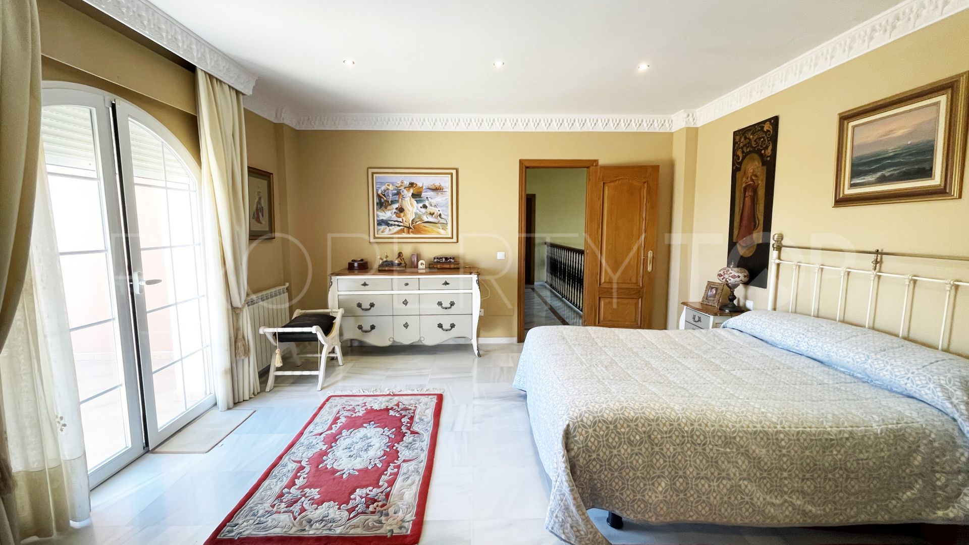 For sale Guadalobon villa with 4 bedrooms