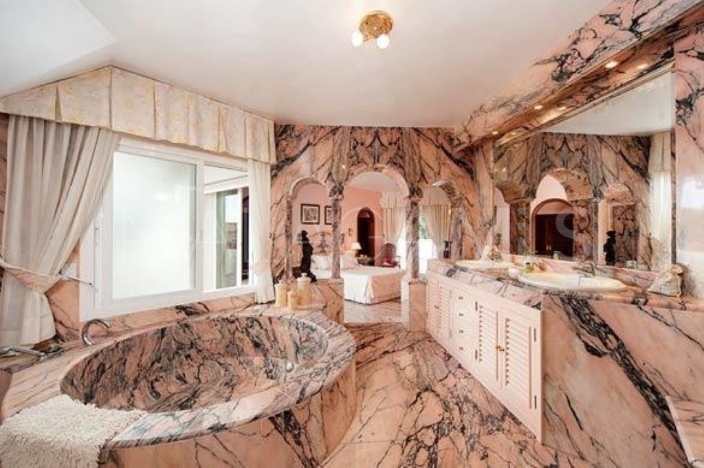 Villa for sale in Bel Air