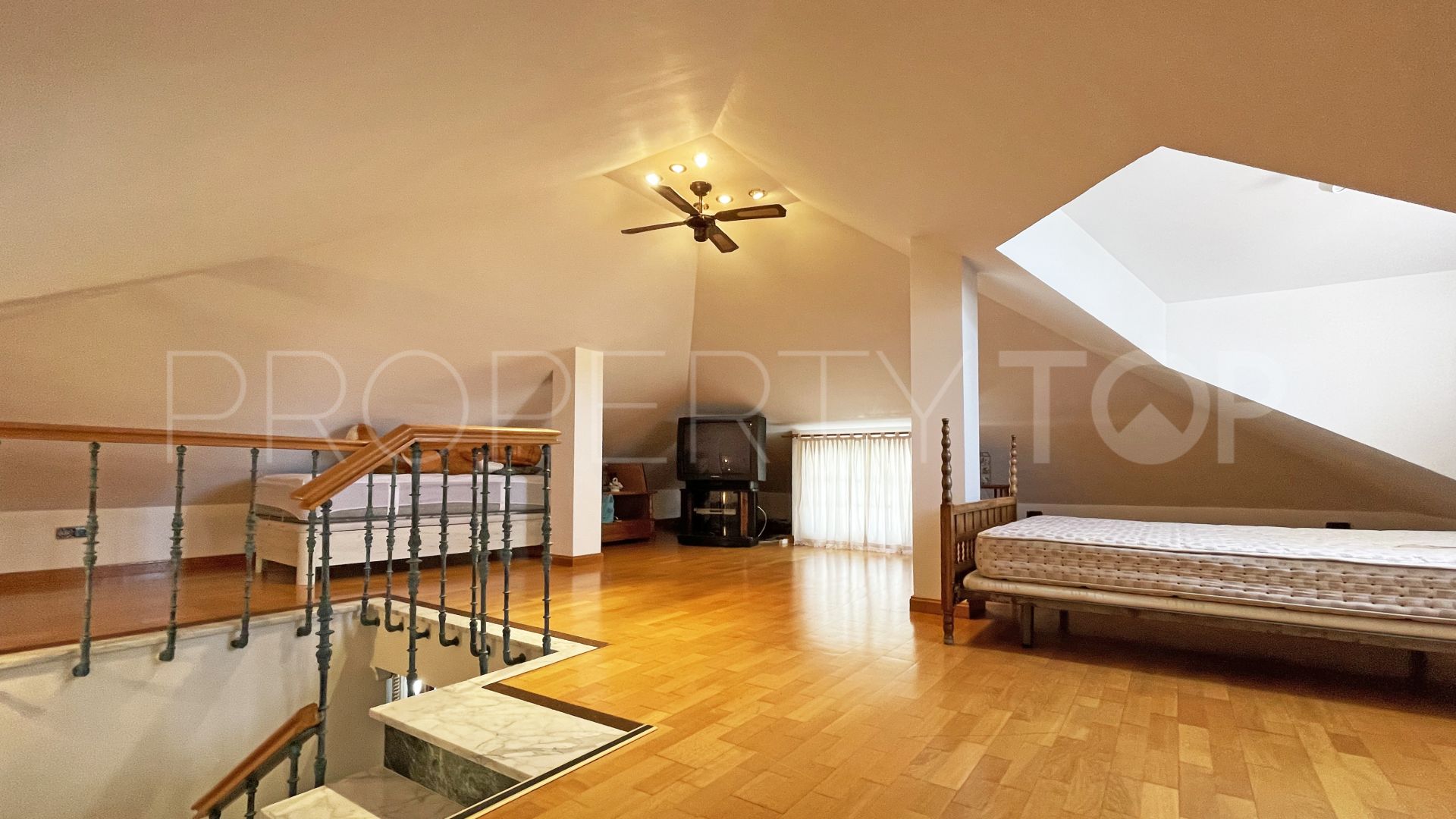 6 bedrooms Alta Vista villa for sale