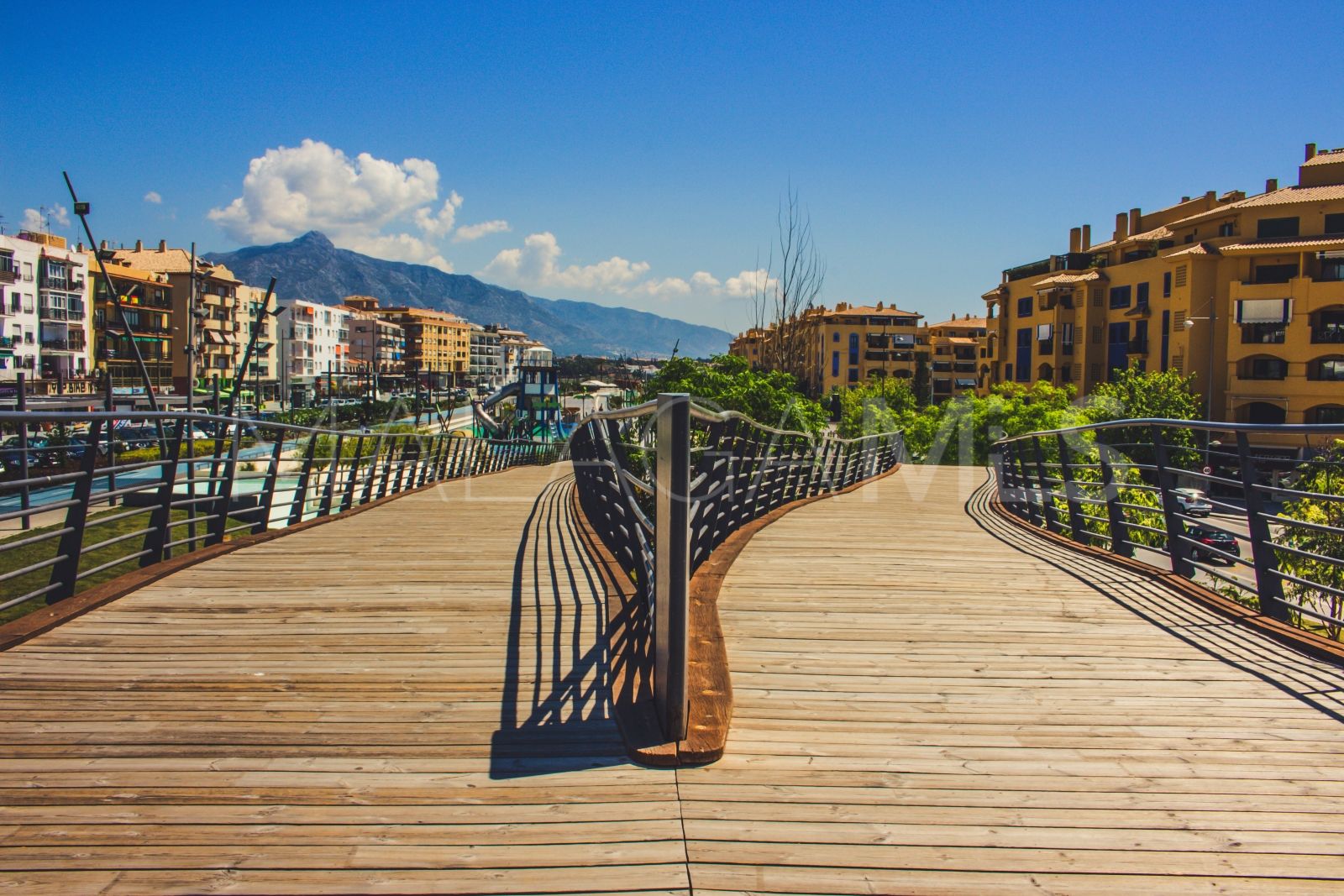 For sale commercial premises in S. Pedro Centro