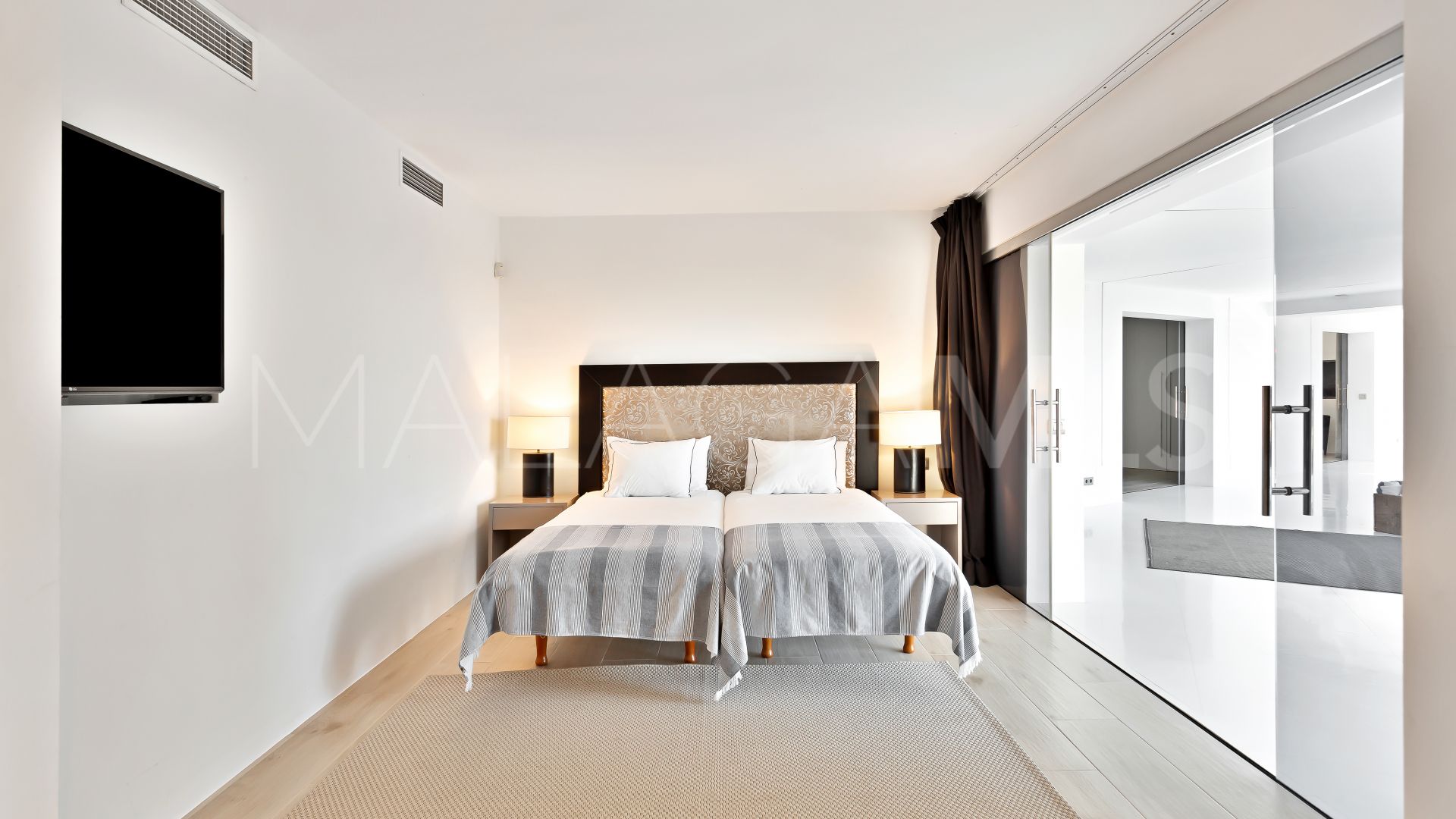 Villa for sale in Hacienda las Chapas