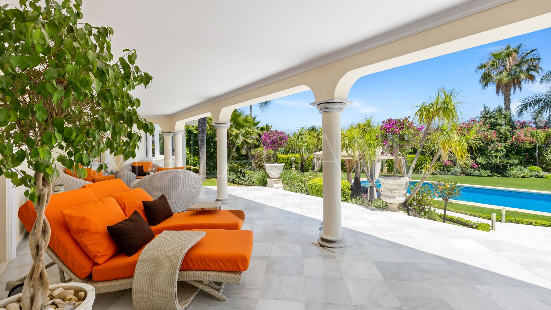 Villa for sale in Marbella - Puerto Banus