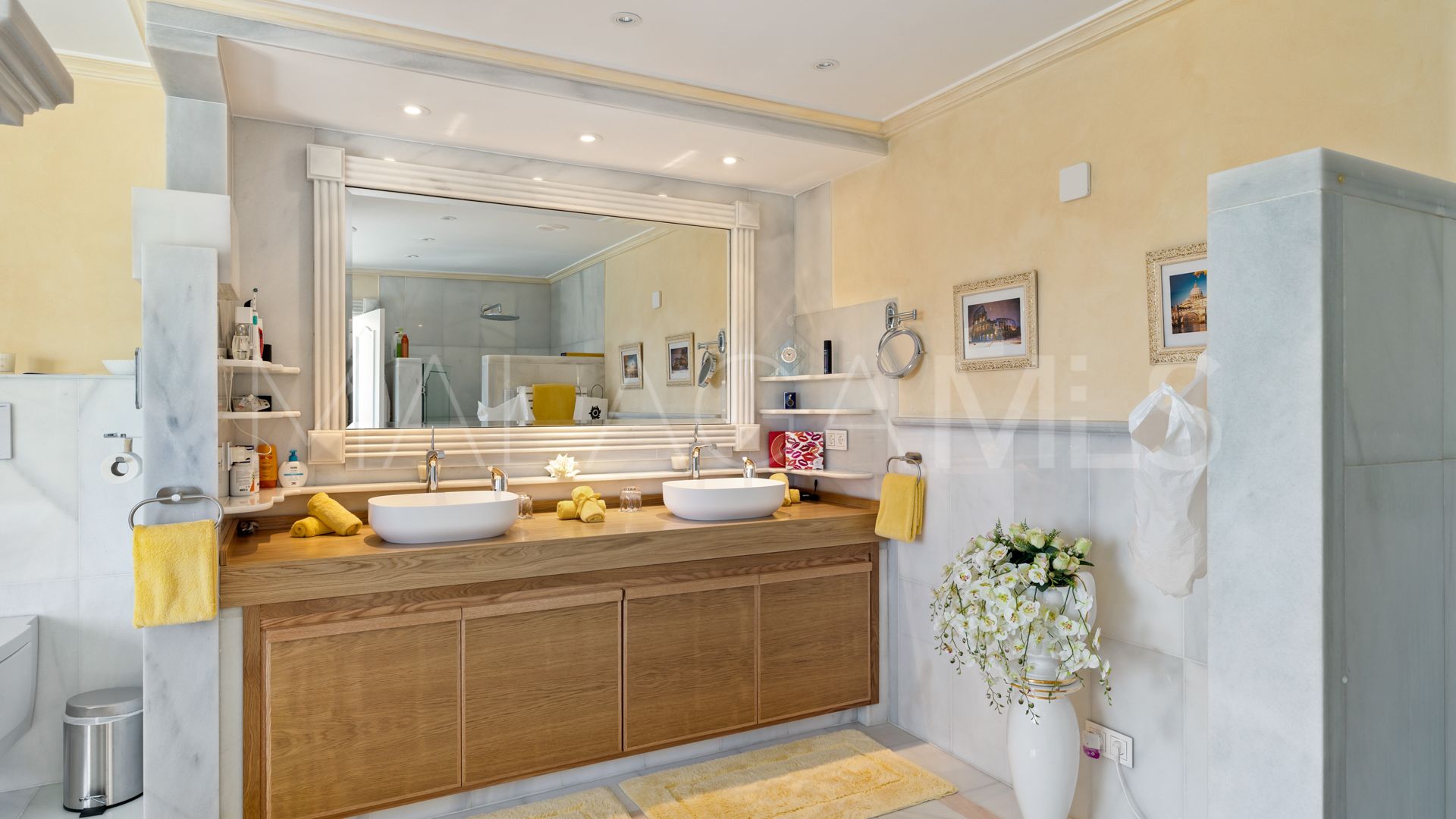 Villa for sale in Marbella - Puerto Banus