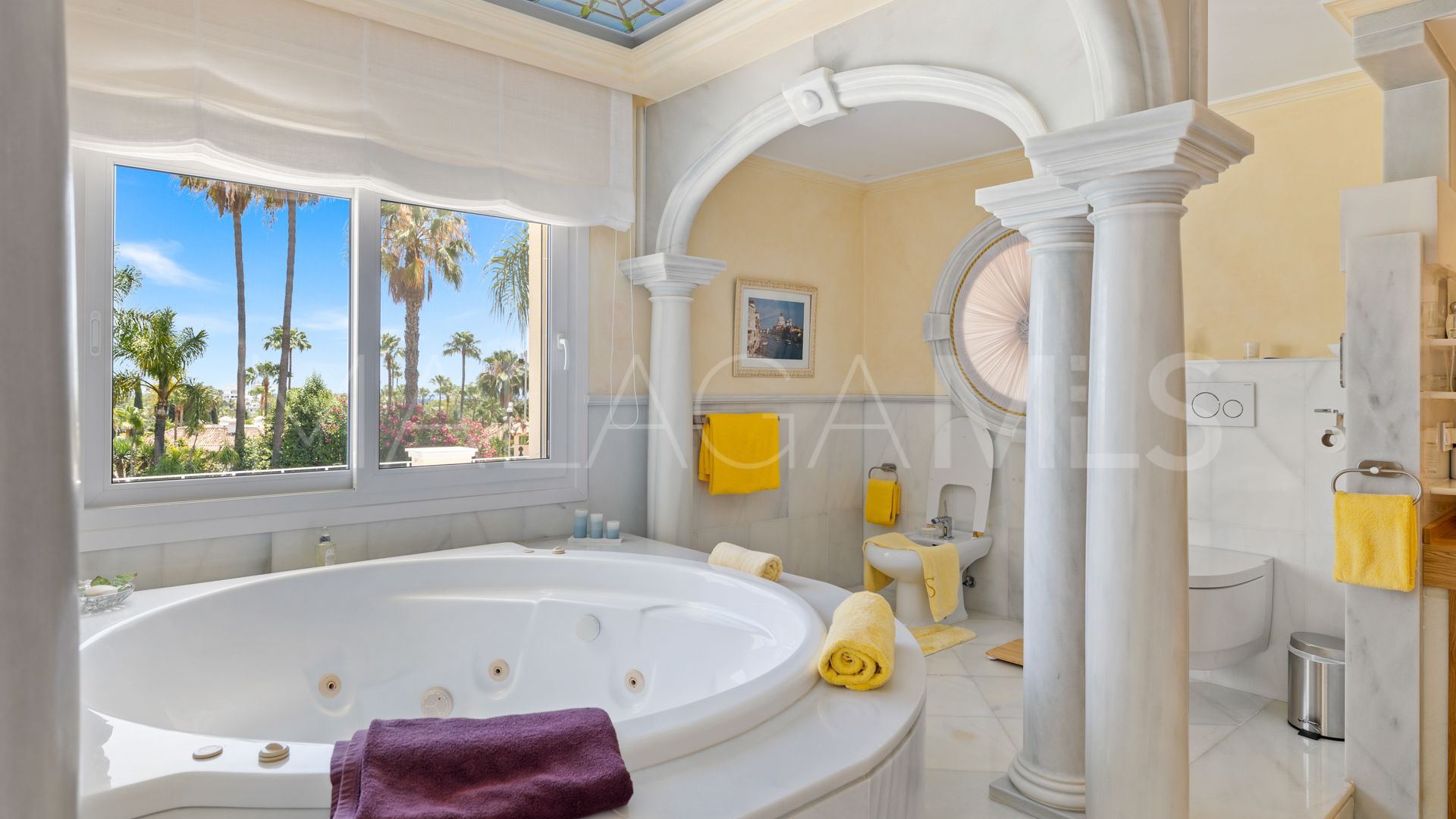 Villa for sale in Marbella - Puerto Banus