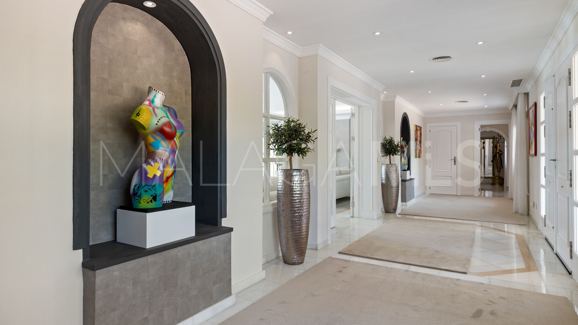 Villa for sale in Marbella - Puerto Banus