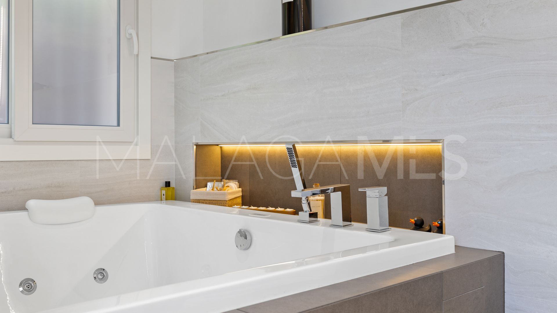 Villa for sale in Marbella - Puerto Banus