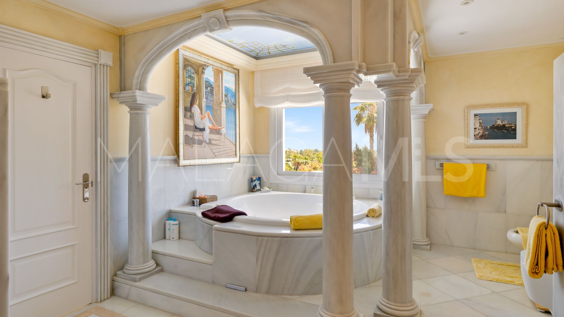 Villa for sale in Marbella - Puerto Banus