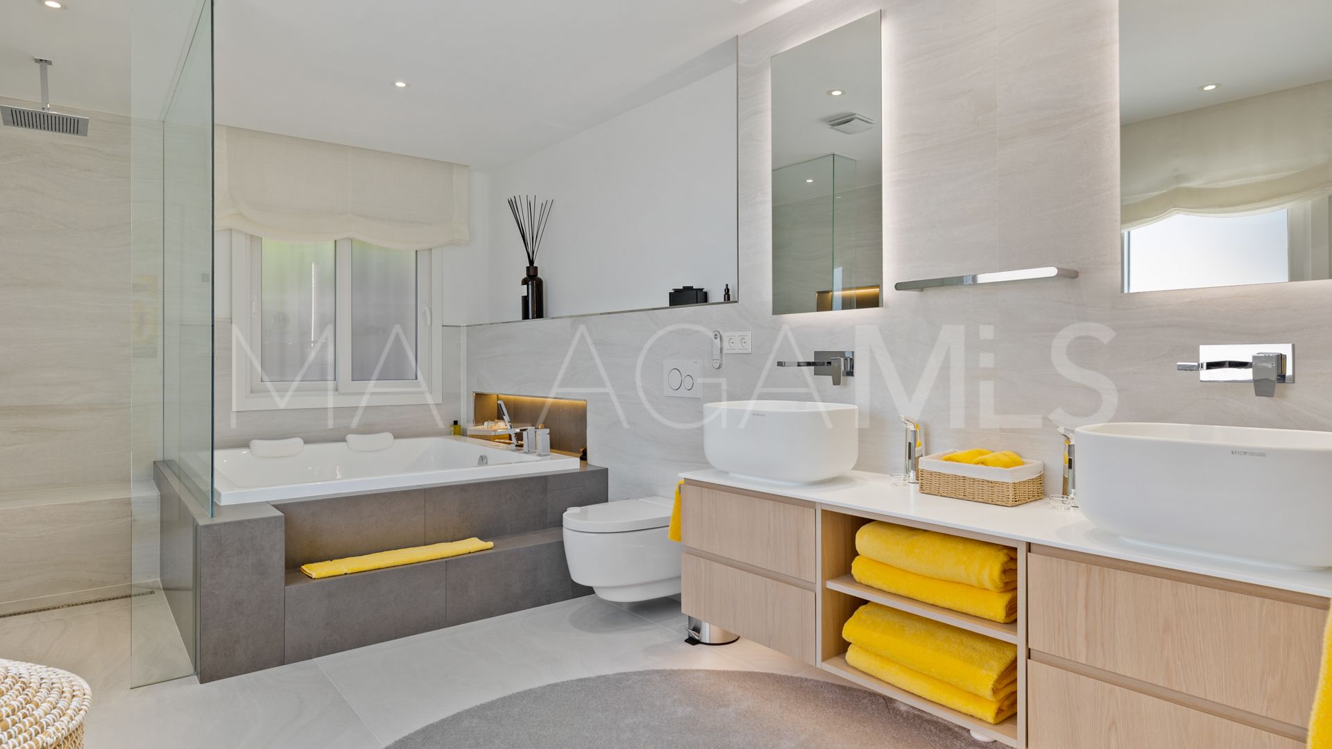 Villa for sale in Marbella - Puerto Banus