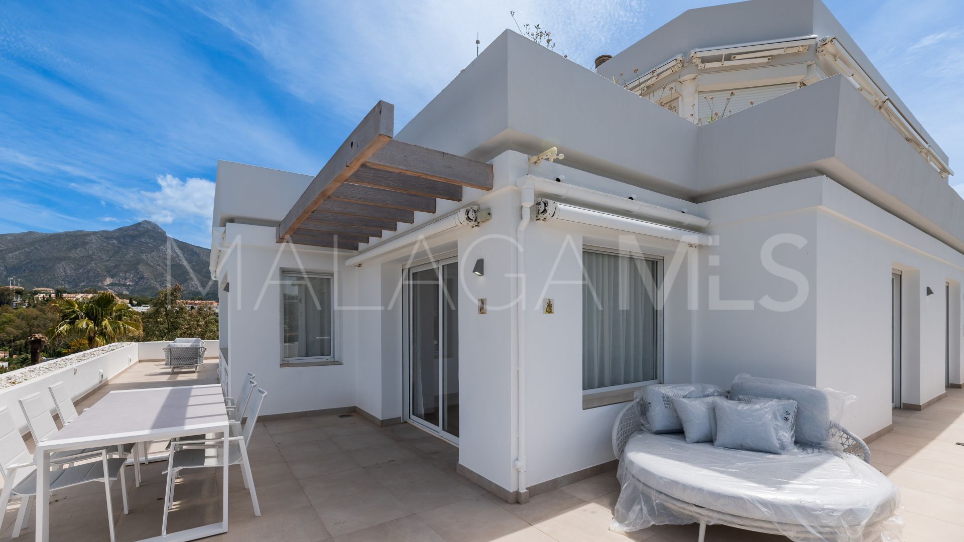 Nueva Andalucia 3 bedrooms penthouse for sale