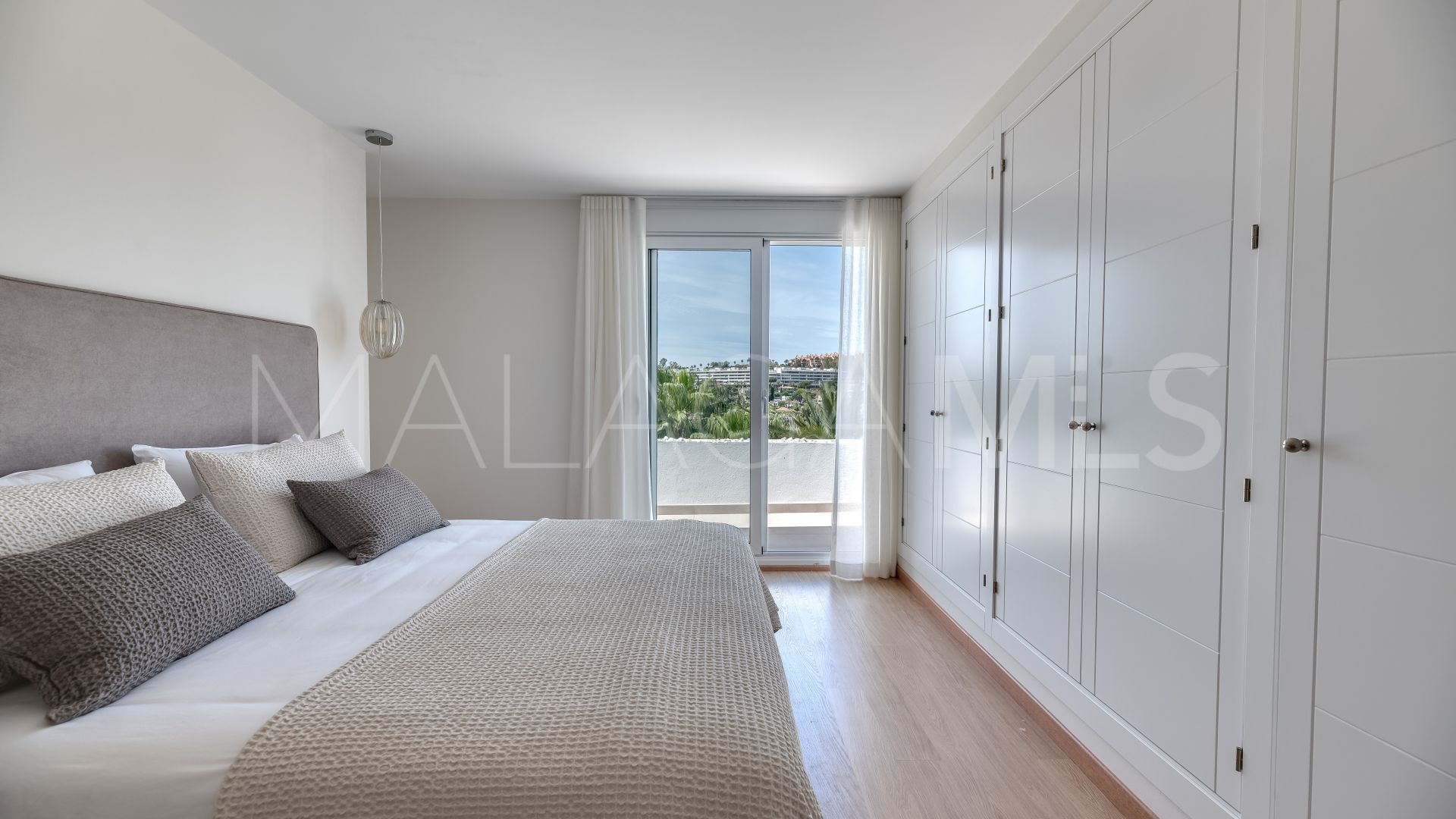 Nueva Andalucia 3 bedrooms penthouse for sale