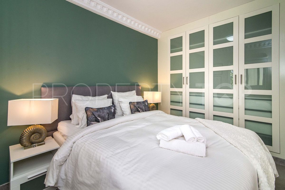 Apartamento con 2 dormitorios en venta en Marbella - Puerto Banus