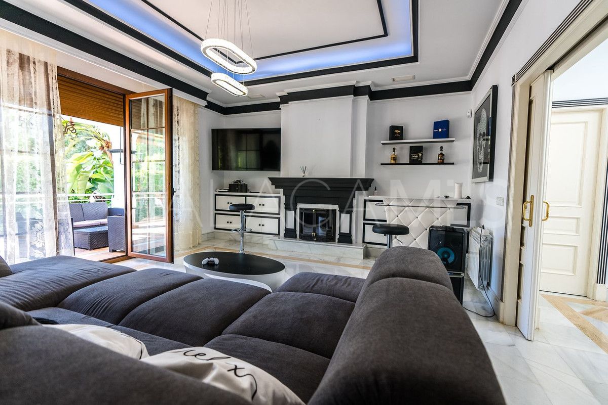 5 bedrooms villa for sale in Marbella City