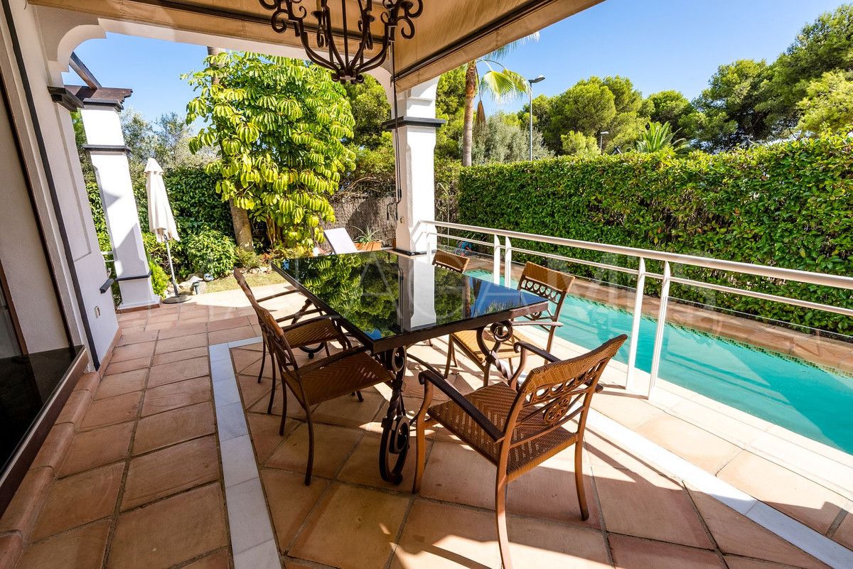 5 bedrooms villa for sale in Marbella City