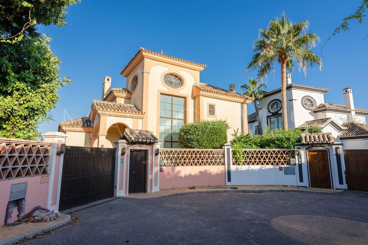 Villa for sale in Marbella City