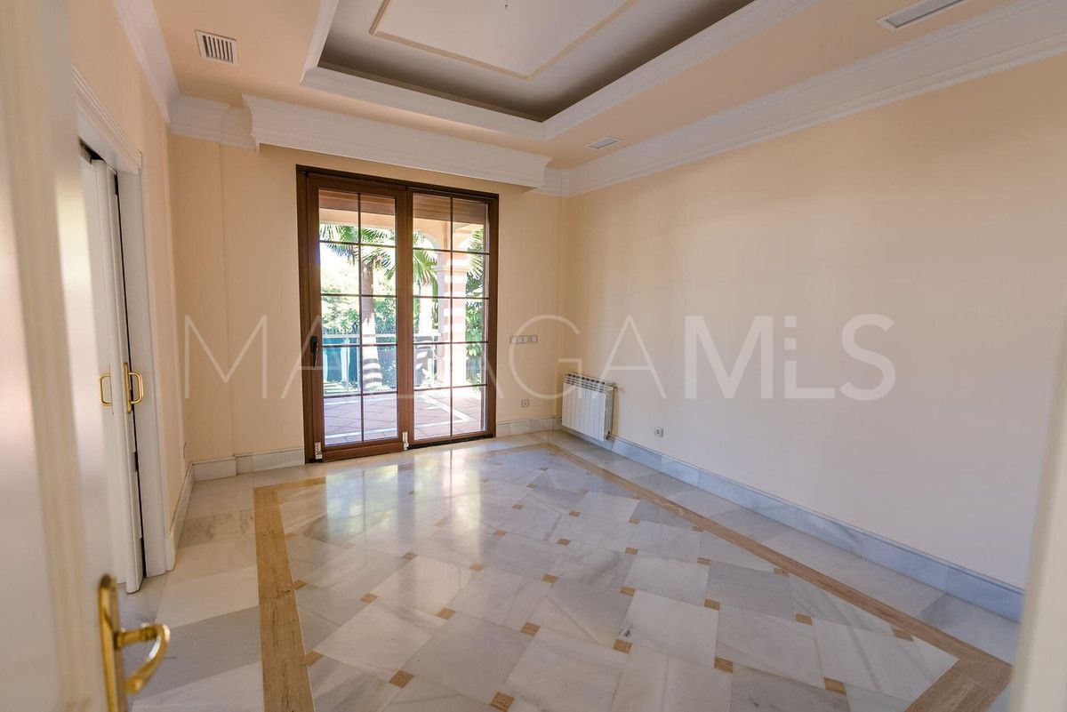 Villa for sale in Marbella City