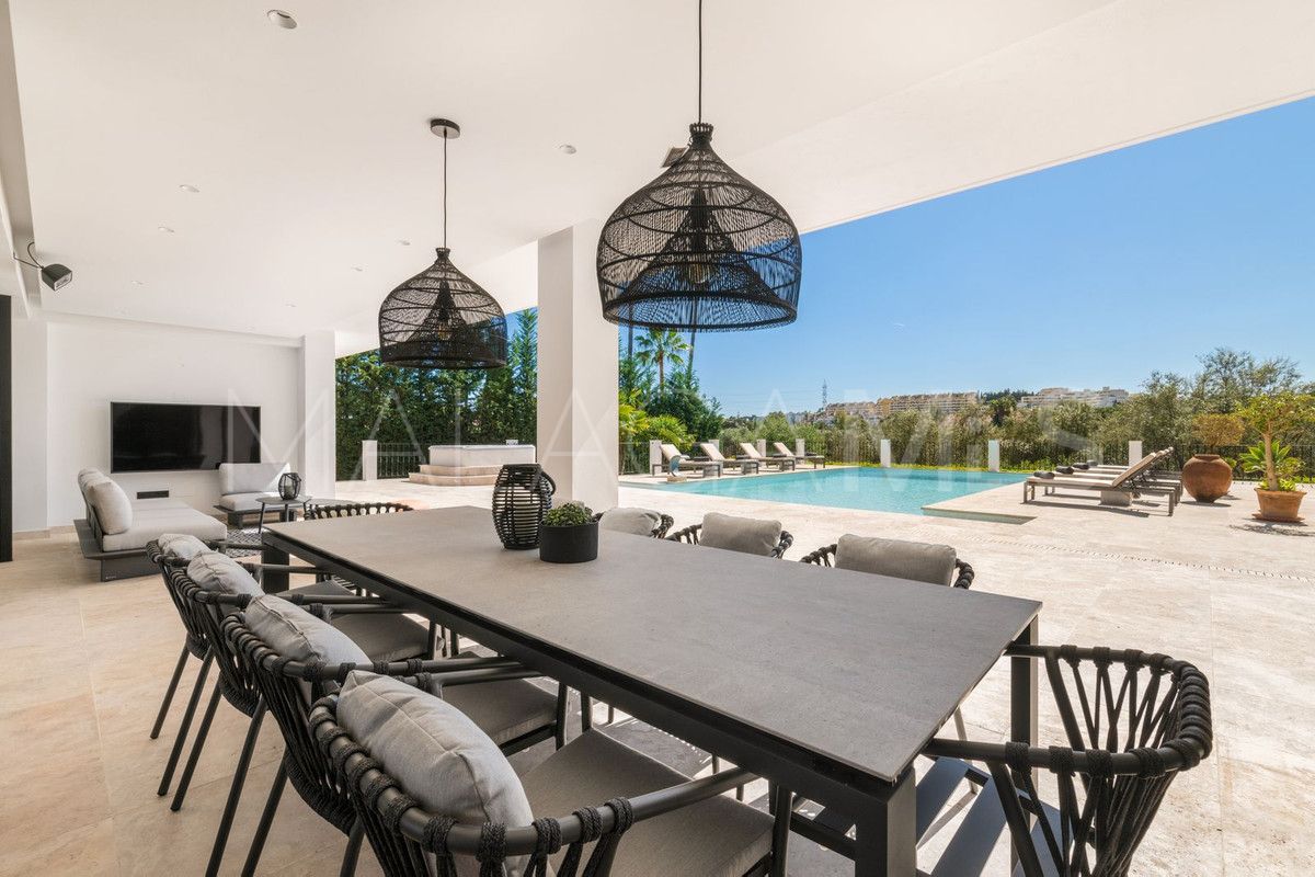 5 bedrooms villa for sale in Nueva Andalucia