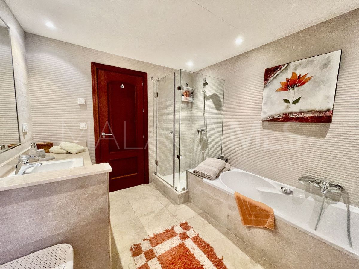 5 bedrooms villa for sale in Istan