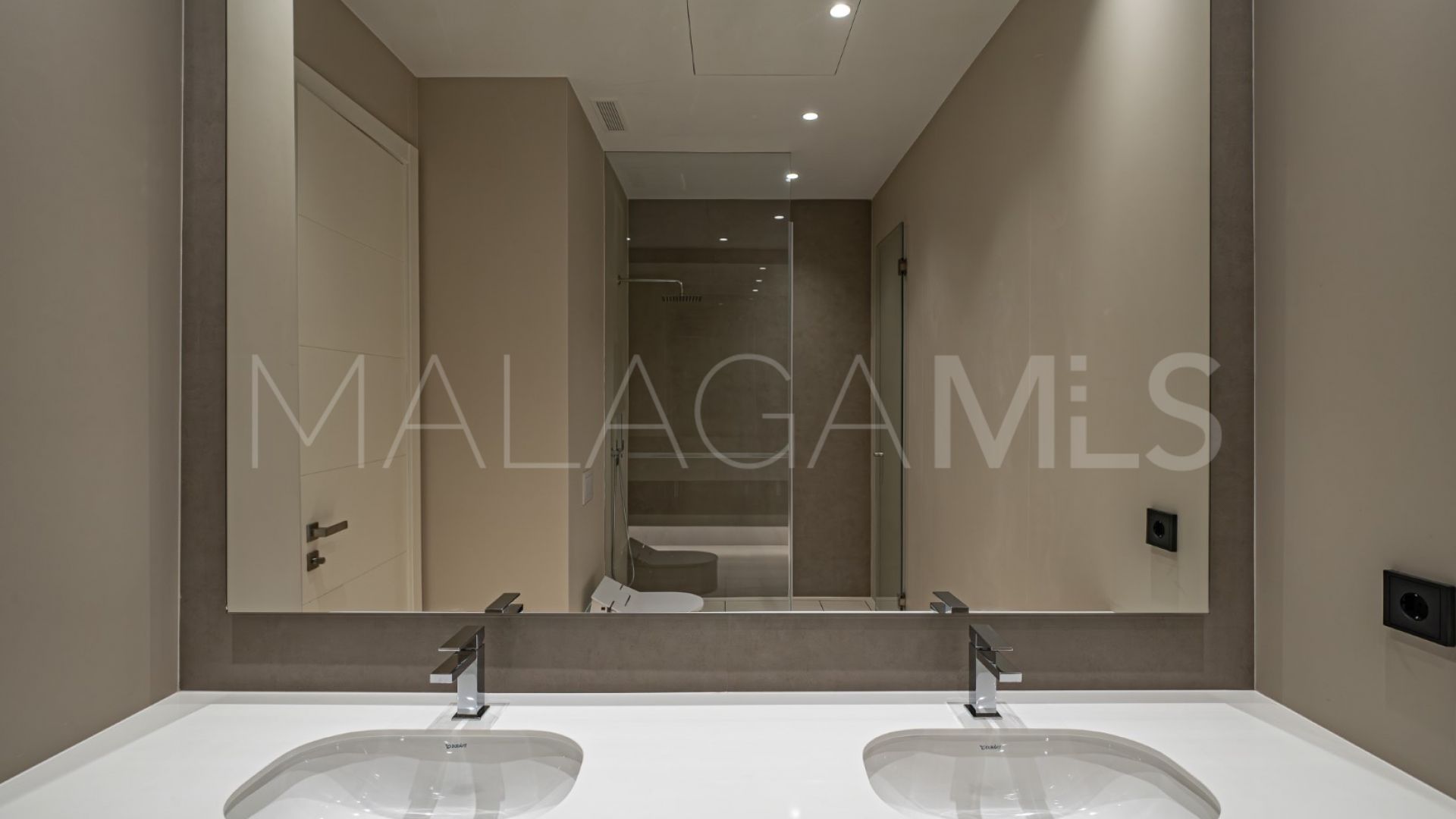 Villa for sale in Rio Verde Playa