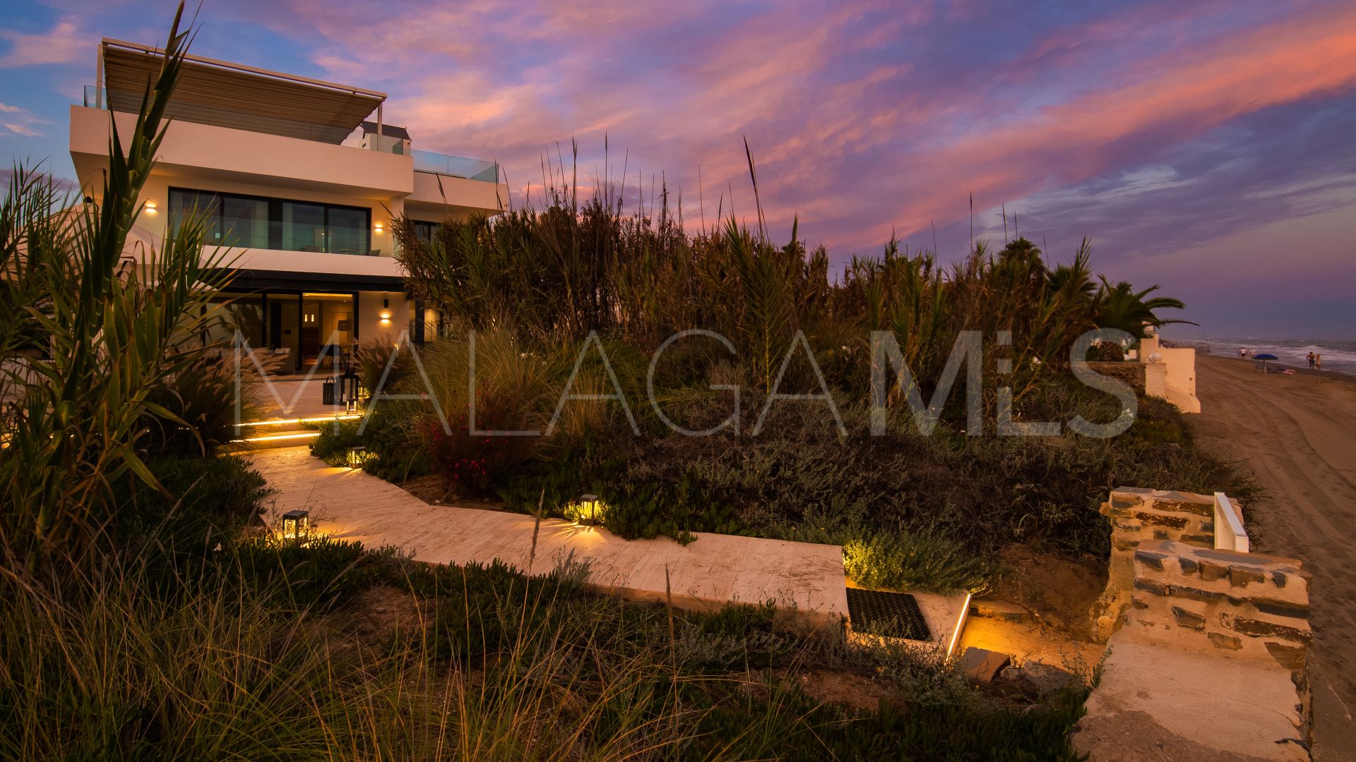 Villa a la venta in Marbella Este with 6 bedrooms