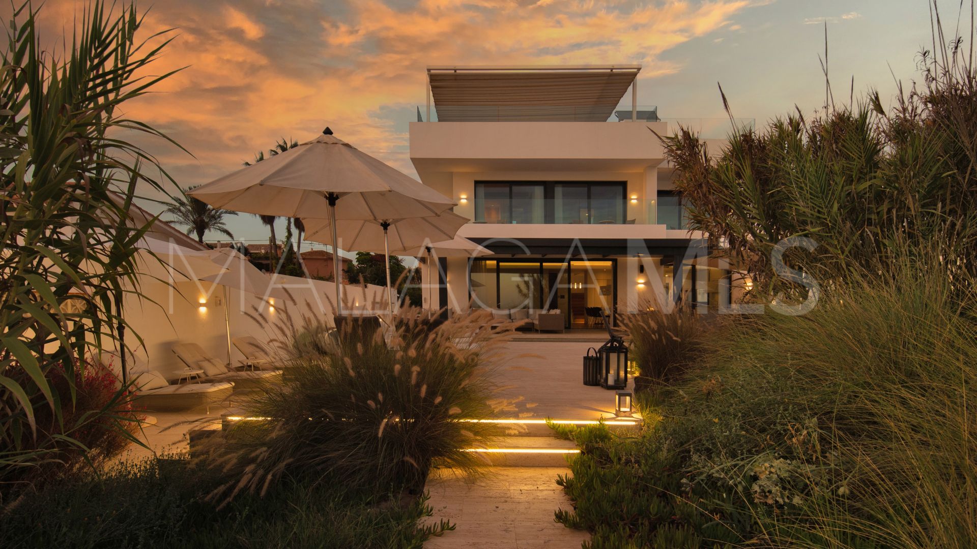 Villa a la venta in Marbella Este with 6 bedrooms