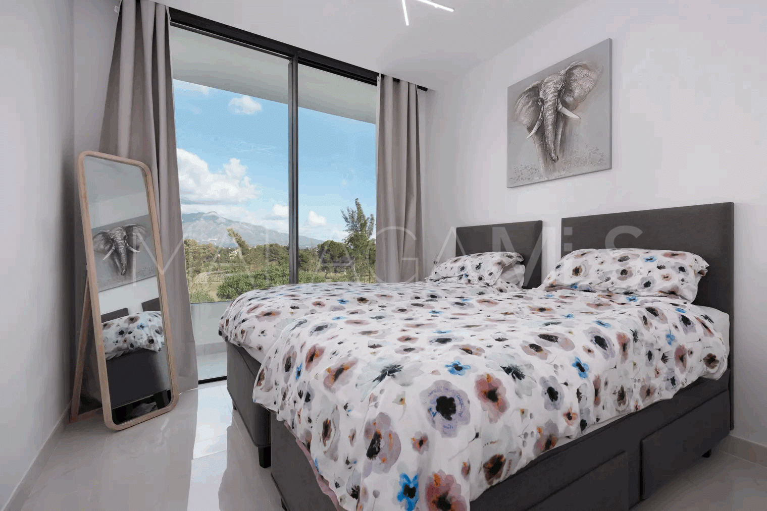 Appartement terrasse for sale in Estepona Est