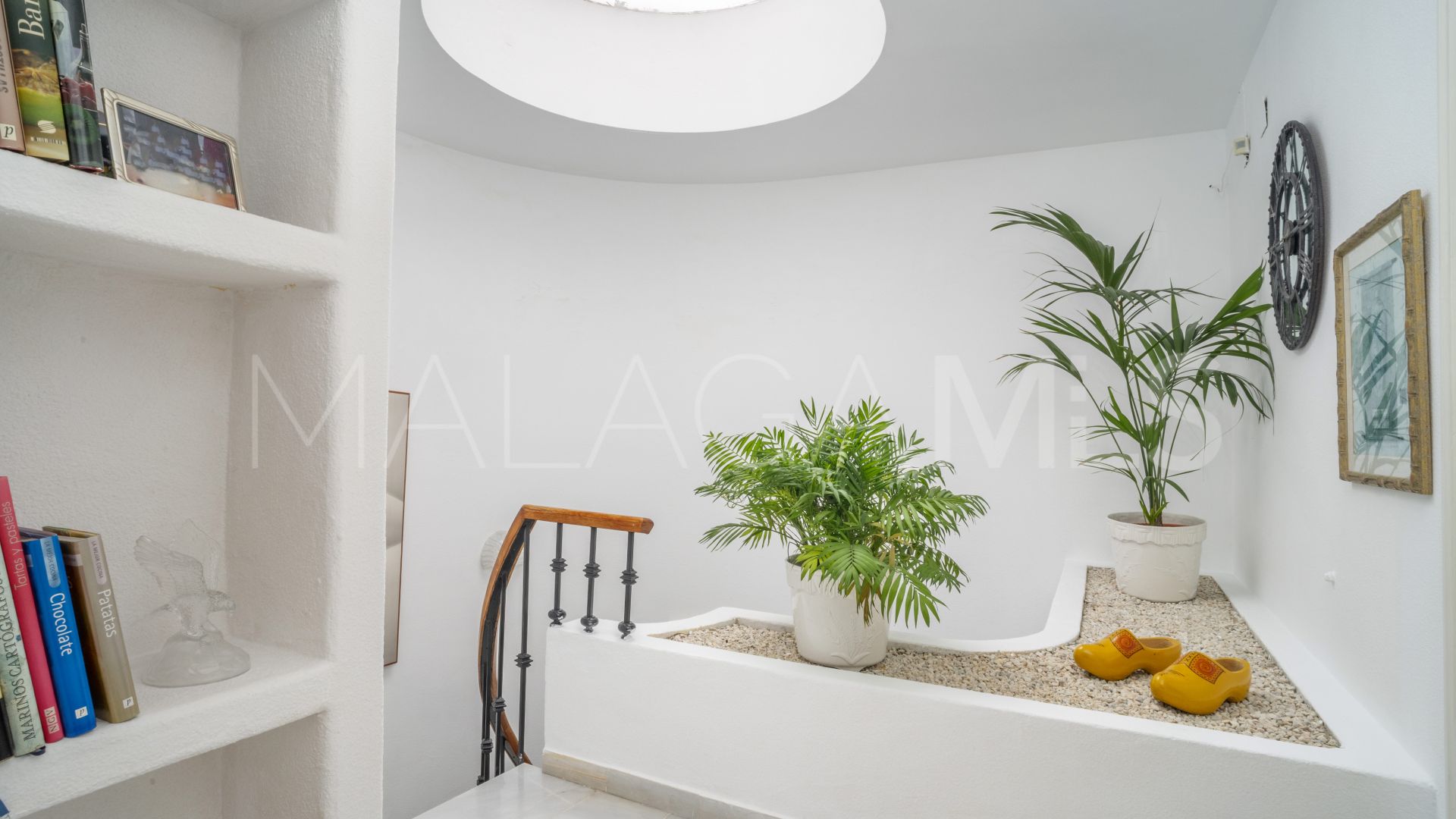 For sale villa in Nueva Andalucia