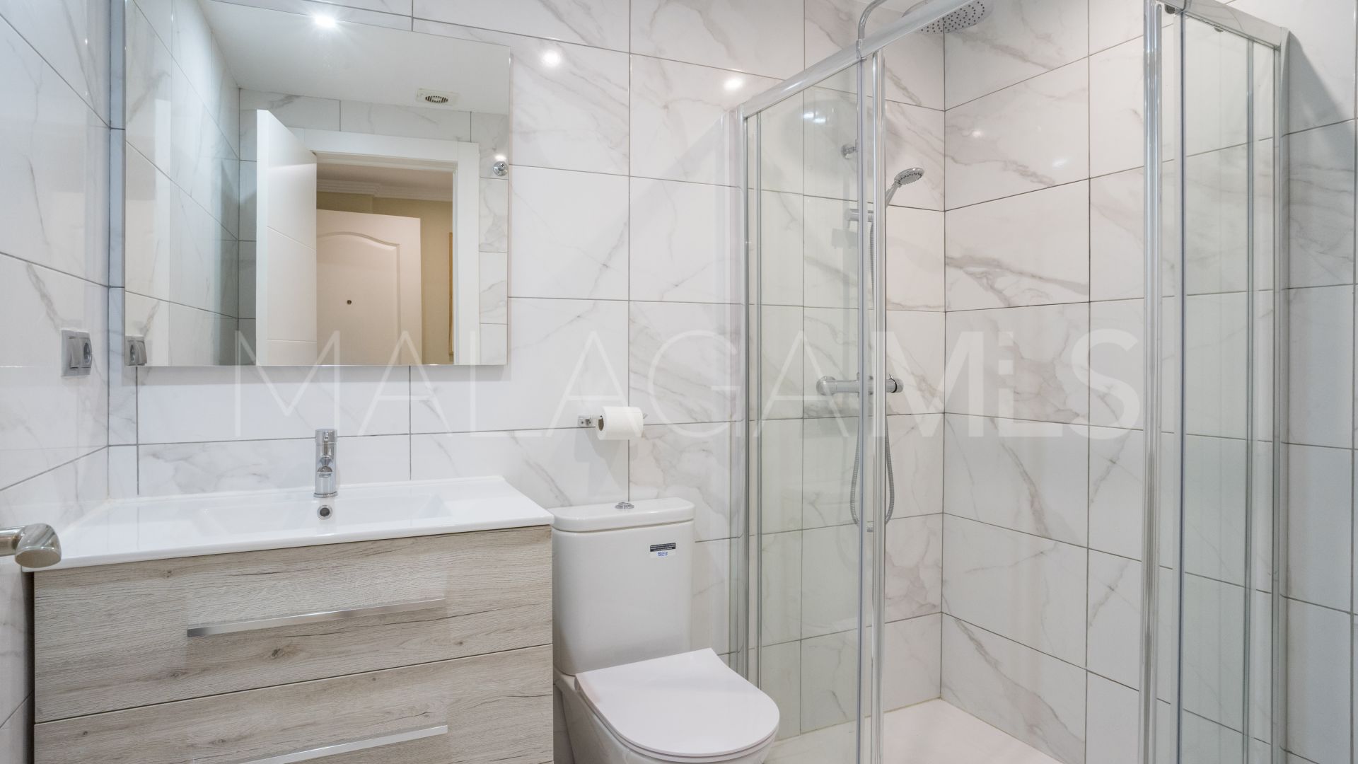 Apartamento planta baja de 2 bedrooms a la venta in Nueva Andalucia