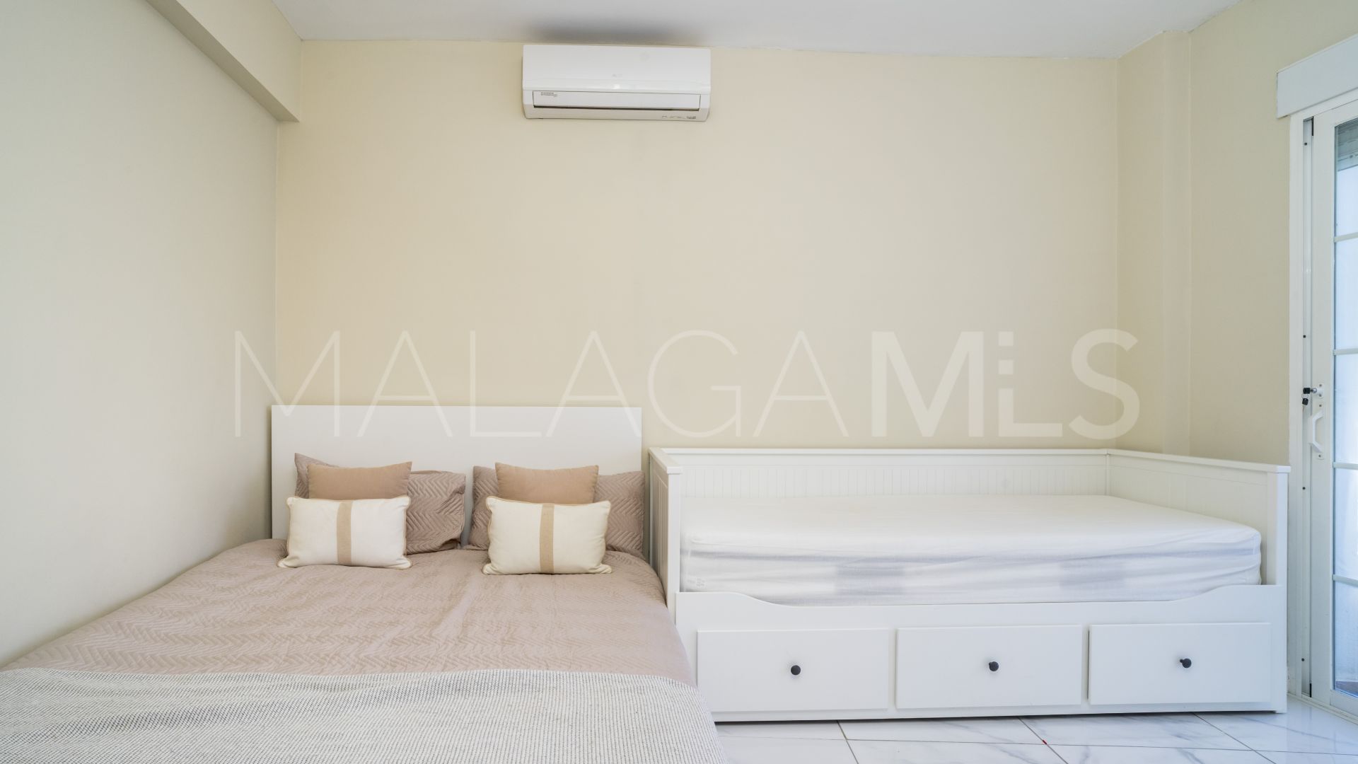 Apartamento planta baja de 2 bedrooms a la venta in Nueva Andalucia
