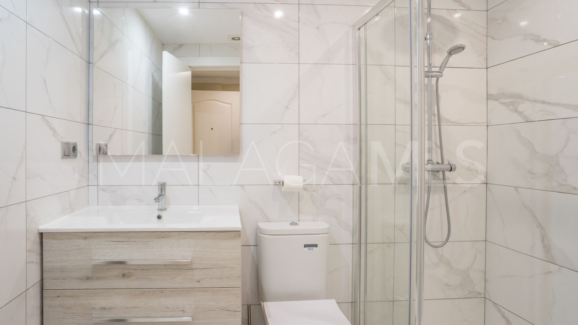 Apartamento planta baja de 2 bedrooms a la venta in Nueva Andalucia