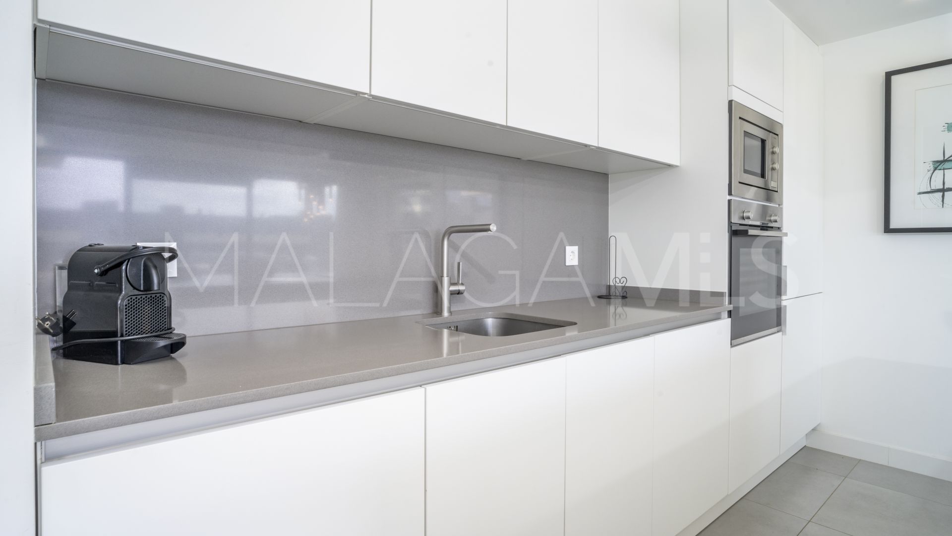Apartamento for sale in Estepona Este with 3 bedrooms